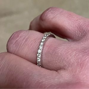 281. EUC Silver tone CZ Band, Size 6